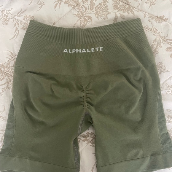 Alphalete Pants - Alphalete Olive Green Shorts 5”